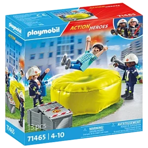 Feuerwehrleute mit Luftkissen